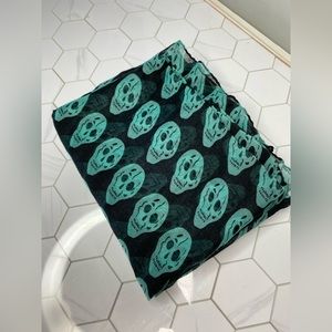UK2LA Skull Scarf